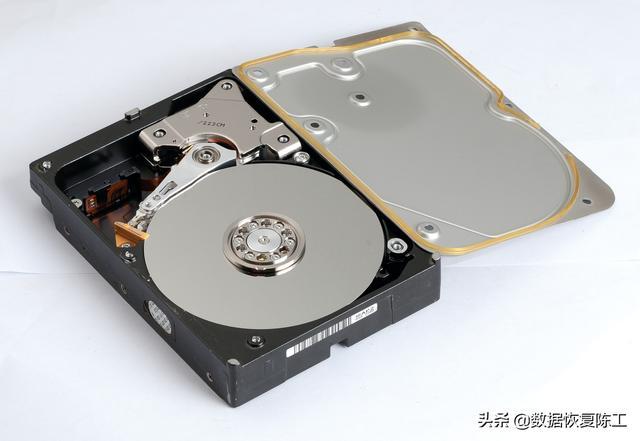 移动硬盘硬盘怕震动吗？如何有效保护移动硬盘免受损害？