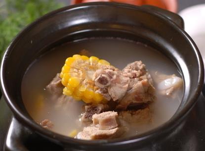 玉米排骨汤的营养价值-玉米排骨汤的做法（玉米排骨汤的功效和作用）