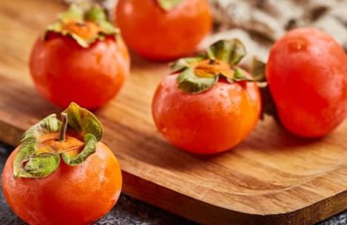 冬季吃柿子容易长结石吗 成熟柿子可以放心随便吃