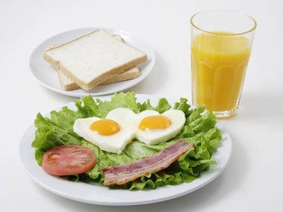 不吃早餐有哪些危害？早餐七种错误吃法致癌（不吃早餐的十大危害有哪些）